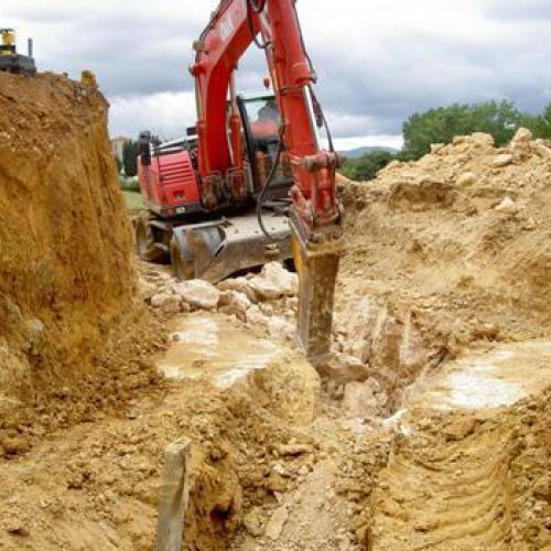 SANEAMIENTO DE NOREÑA   EN ROCA DE 5 METROS DE PROFUNDIDAD