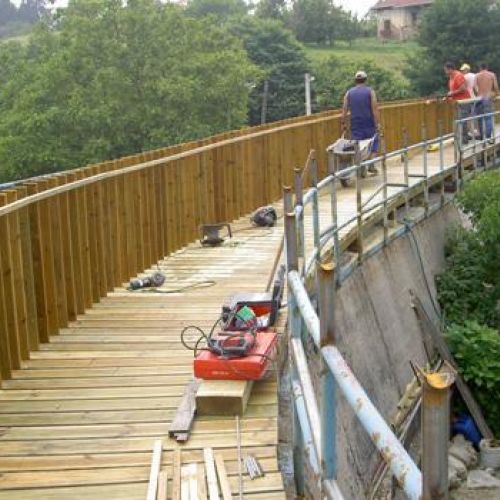 SENDA PEATONAL SOBRE ACUEDUCTO EN PILLARNO II