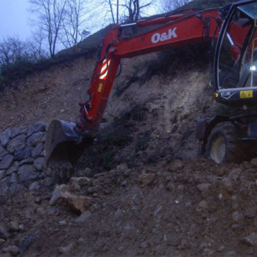 ESCOLLERA DE CONTENCION EN AMIEVA1